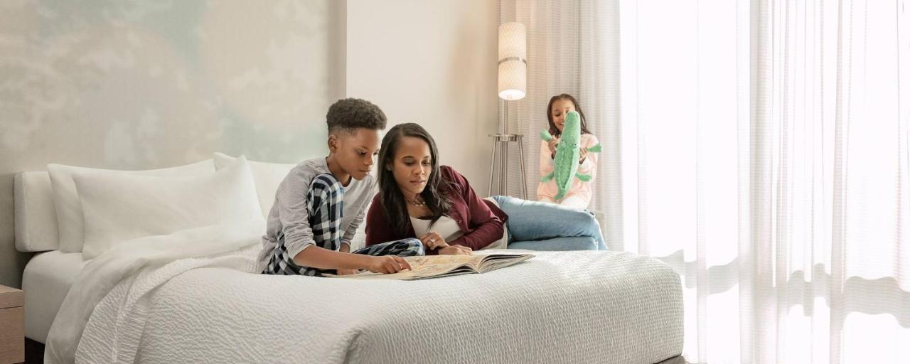 Courtyard By Marriott New York Queens, Jamaica Esterno foto