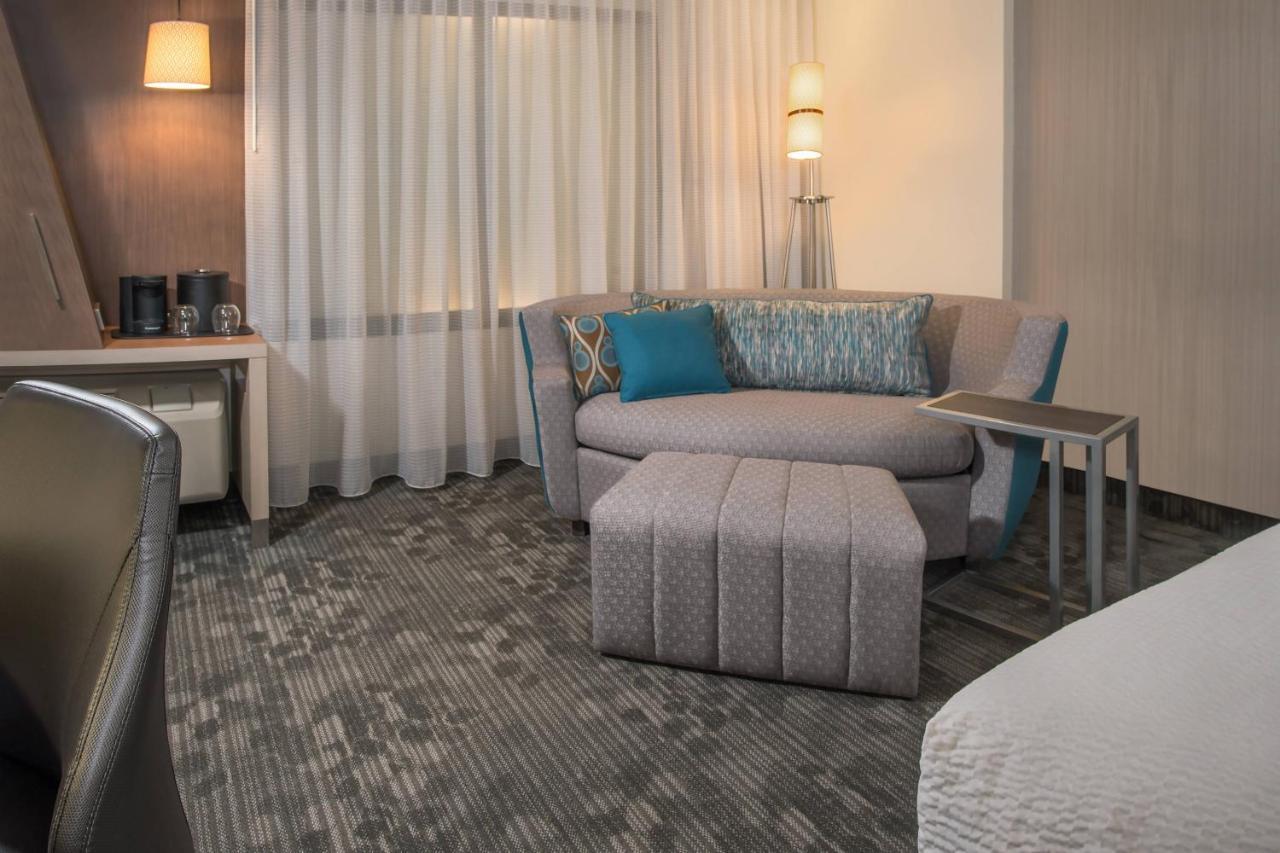 Courtyard By Marriott New York Queens, Jamaica Esterno foto